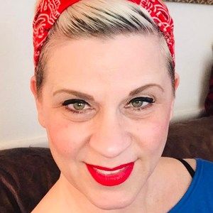 Meet your Posher, Suzie